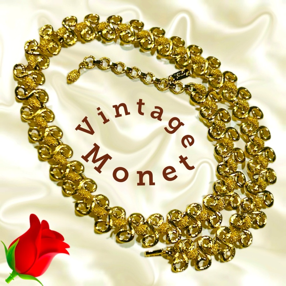 Vintage Monet Brushed Goltine Linked Necklace ~ Excellent